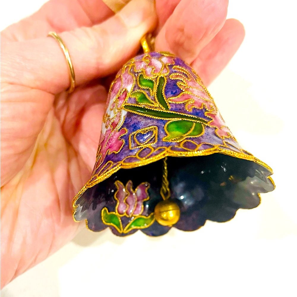 VTG Cloisonné Gold Toned w/Multicolored Flower Design Bell Ornament/tchotchke,3”
